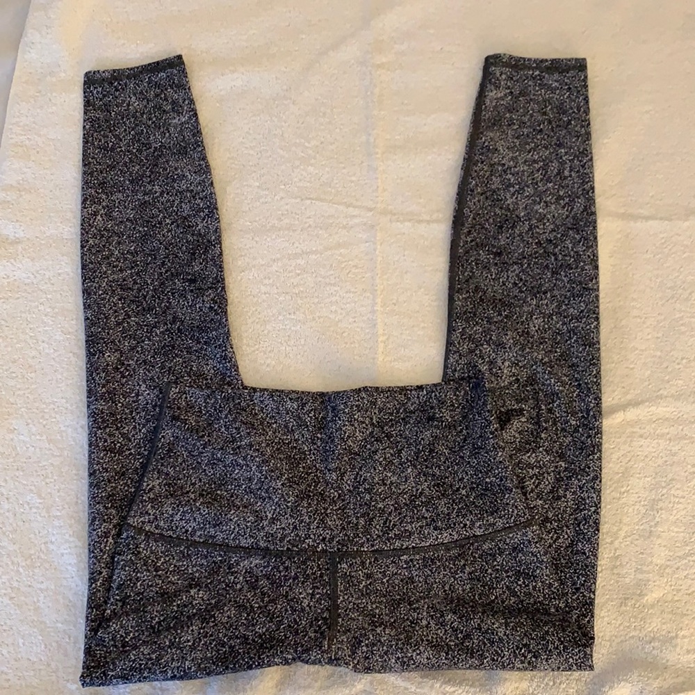 LULULEMON SPECKLED LEGGINGS — SIZE 6 (SMALL)